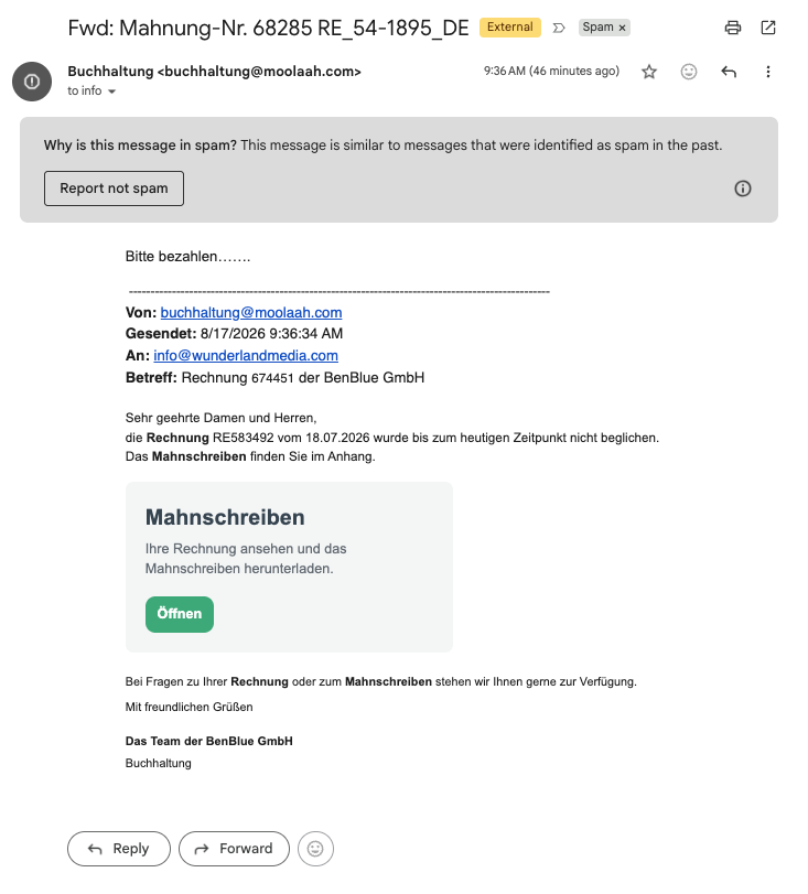 Fake German Mahnung phishing email in the Gmail spam folder, with a green Öffnen button