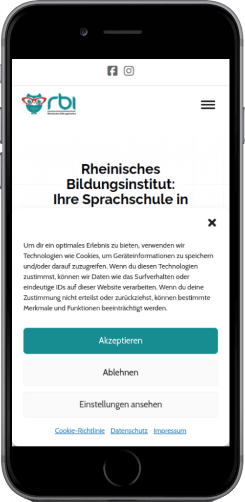 On the smartphone screen, the website of a language school is displayed in German, with options to accept or reject cookies.